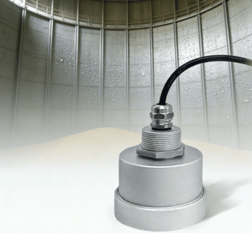 When Dust Meets Condensation: Who Survives the Toughest 48 Hours in a Grain Silo?